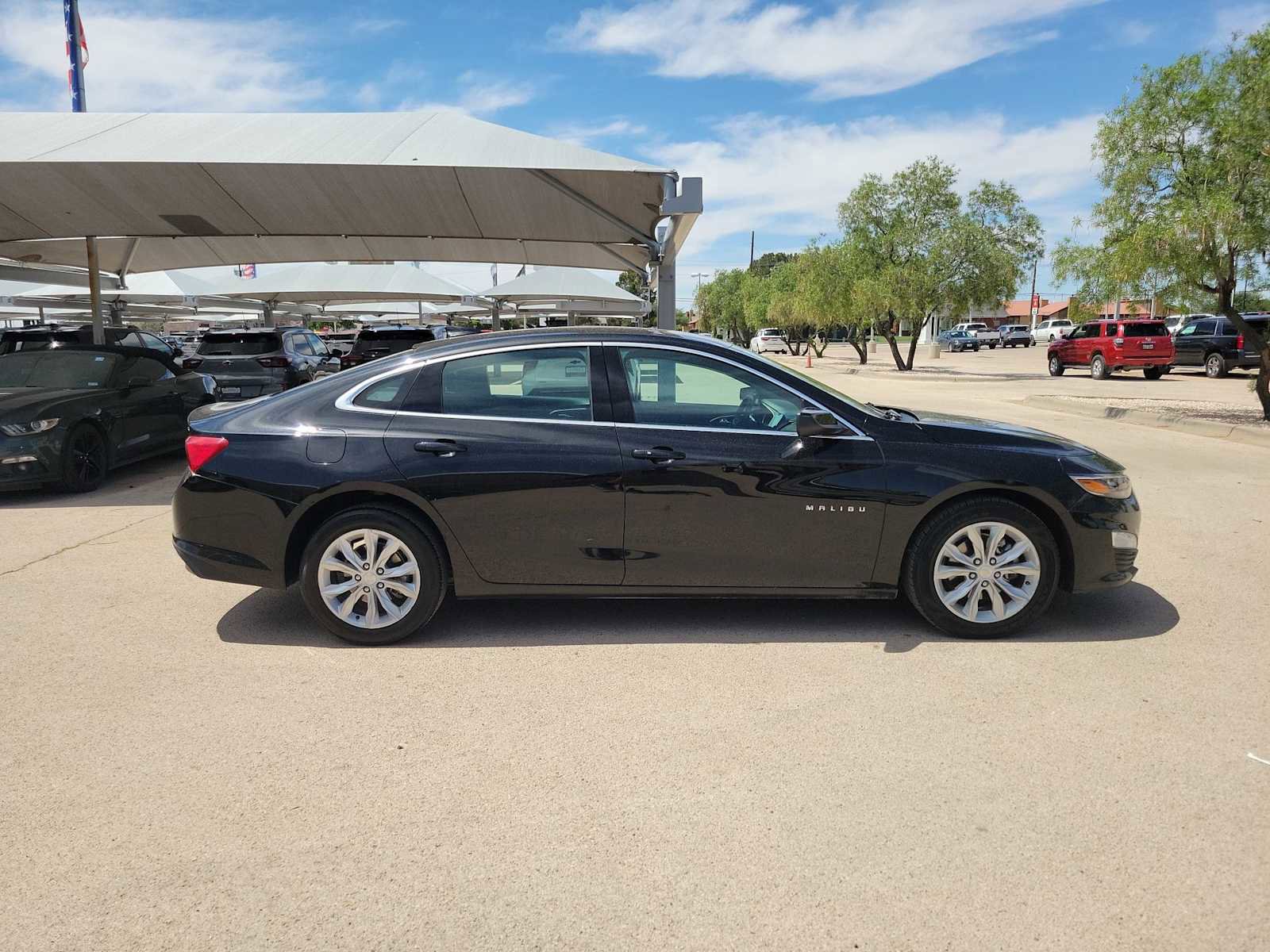 Used 2025 Chevrolet Malibu LT image 9