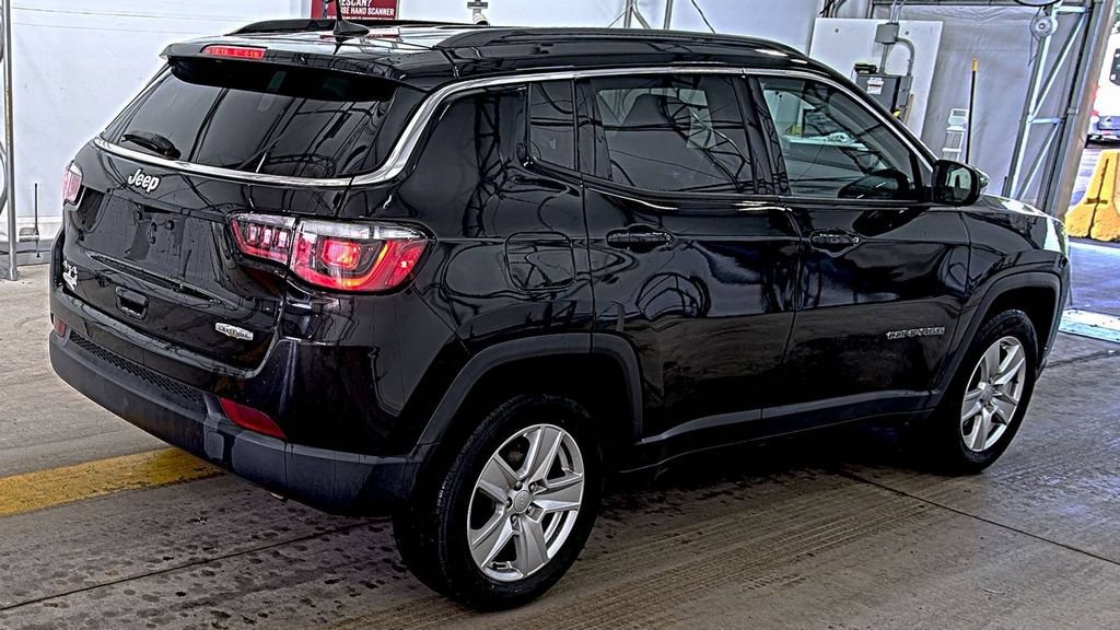 Used 2022 Jeep Compass Latitude AWD/4WD image 4