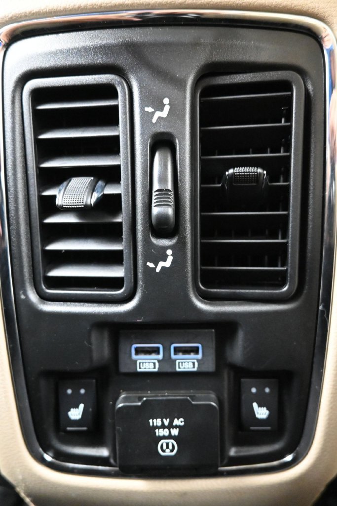 Used 2018 Jeep Grand Cherokee Limited AWD/4WD image 16