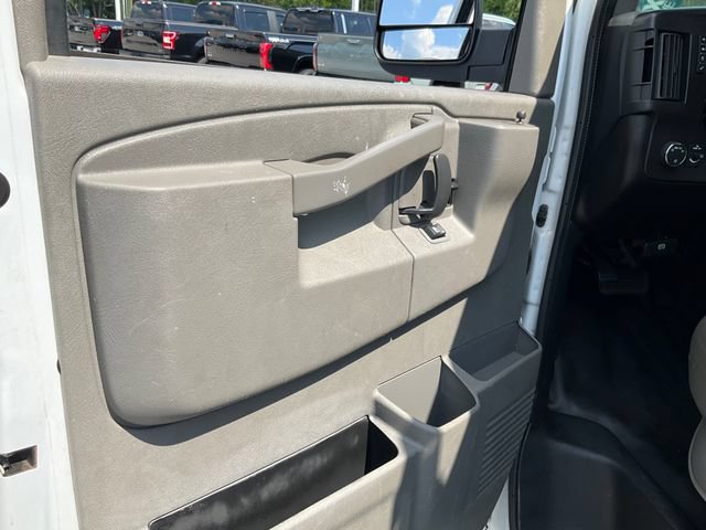 Used 2022 Chevrolet Express 2500 w/ Driver Convenience Package RWD image 6