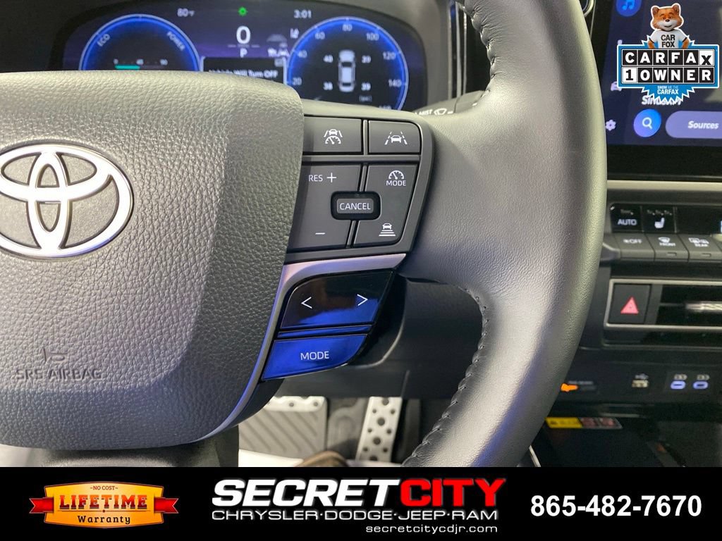 Used 2025 Toyota Camry XSE FWD image 14