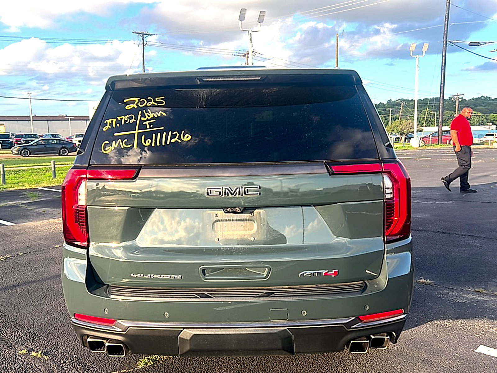 Used 2025 GMC Yukon AT4 Ultimate AWD/4WD image 6