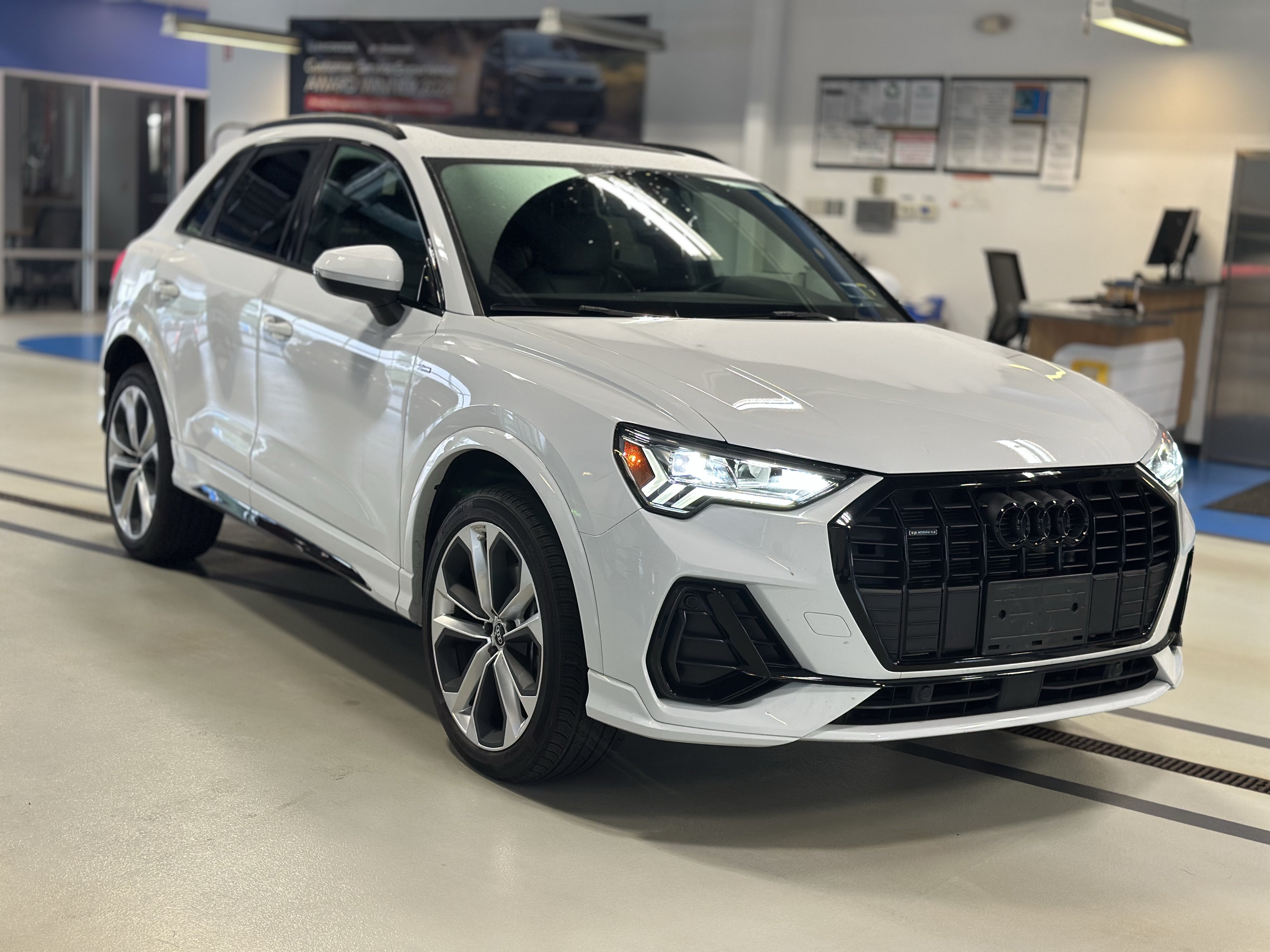 Used 2022 Audi Q3 2.0T Premium Plus AWD/4WD image 3