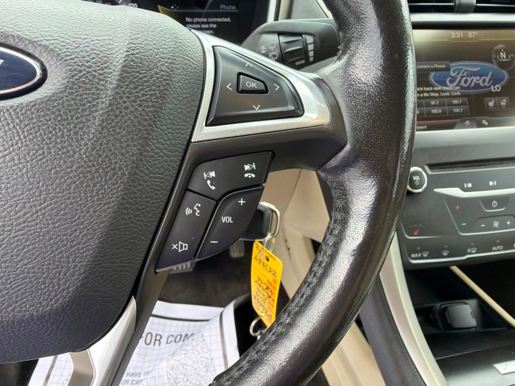Used 2015 Ford Fusion SE w/ Equipment Group 202A FWD image 19