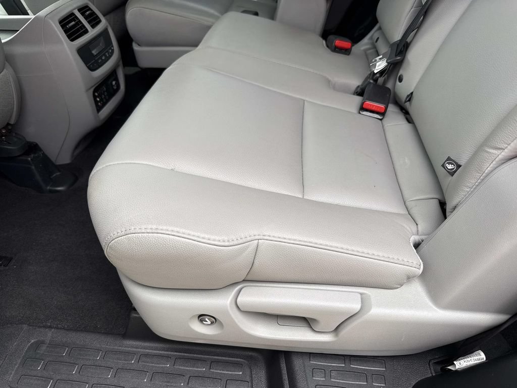 Used 2017 Honda Pilot Touring image 15