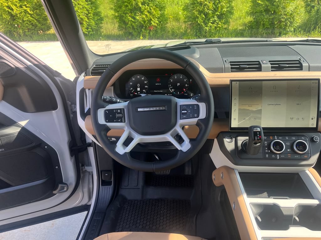New 2026 Land Rover Defender 110 X-Dynamic SE AWD/4WD image 14