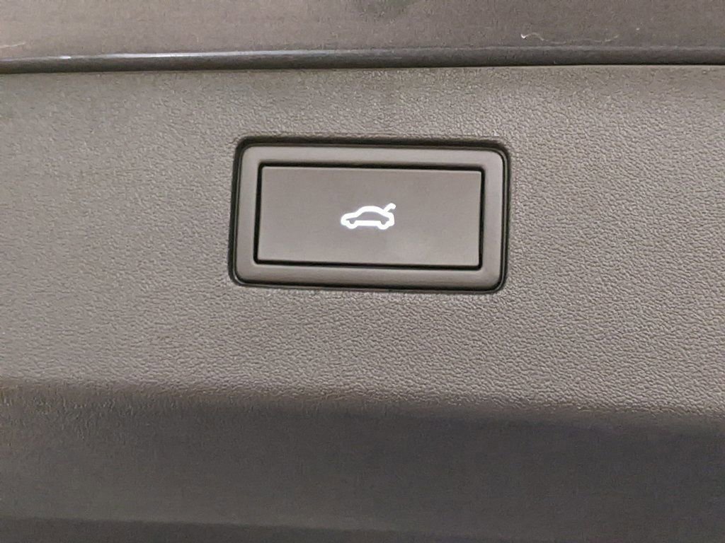 New 2025 Volkswagen Tiguan SE R-Line image 29