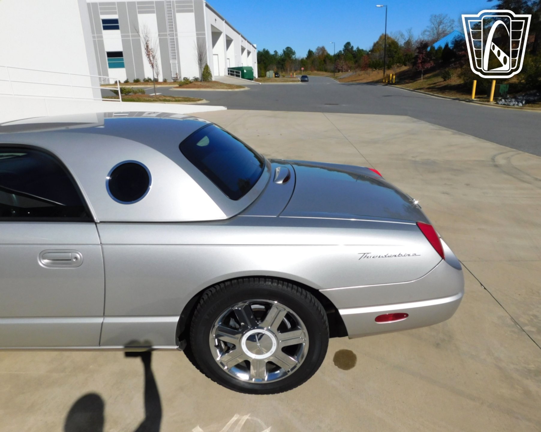 Used 2005 Ford Thunderbird image 17