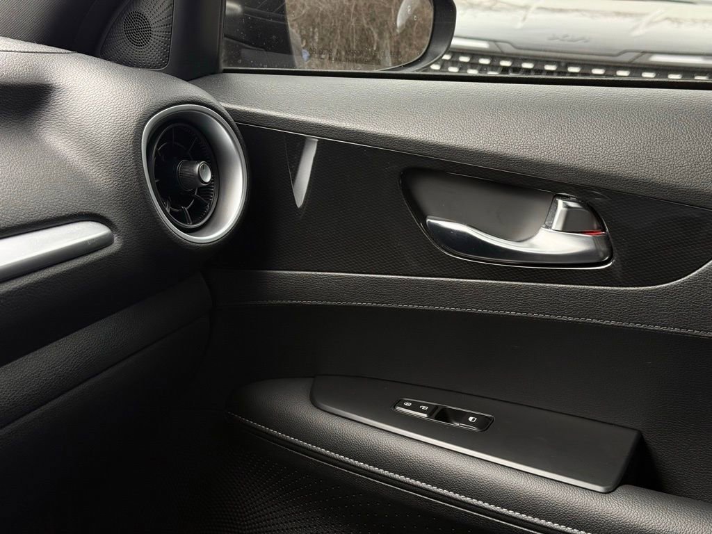 Certified 2024 Kia Forte GT-Line w/ GT-Line Premium Package image 41