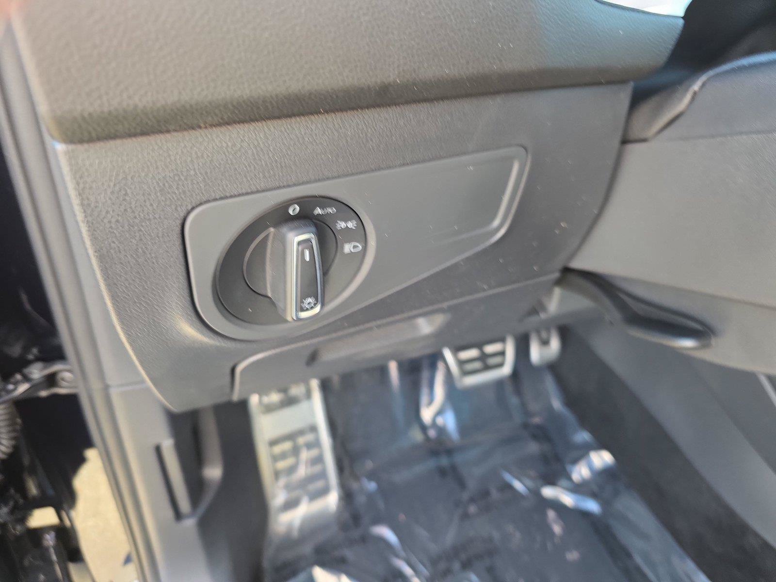 Used 2023 Volkswagen Tiguan SE R-Line FWD image 18