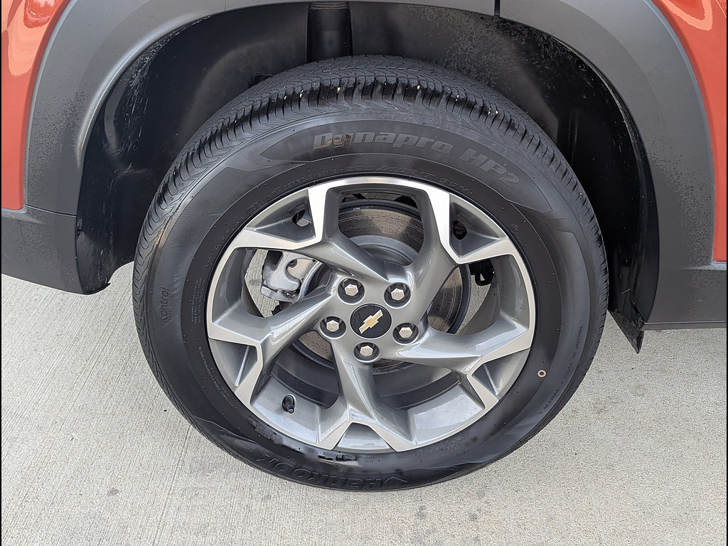 Used 2024 Chevrolet Trax LT w/ Driver Confidence Package FWD image 16