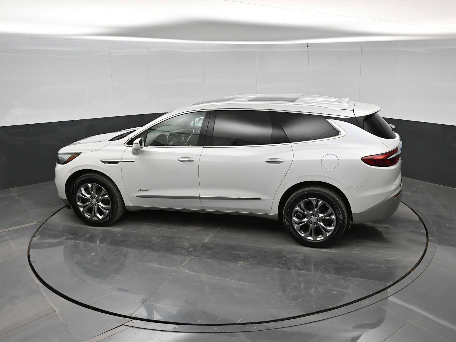 Used 2019 Buick Enclave Avenir w/ Avenir Technology Package AWD/4WD image 27