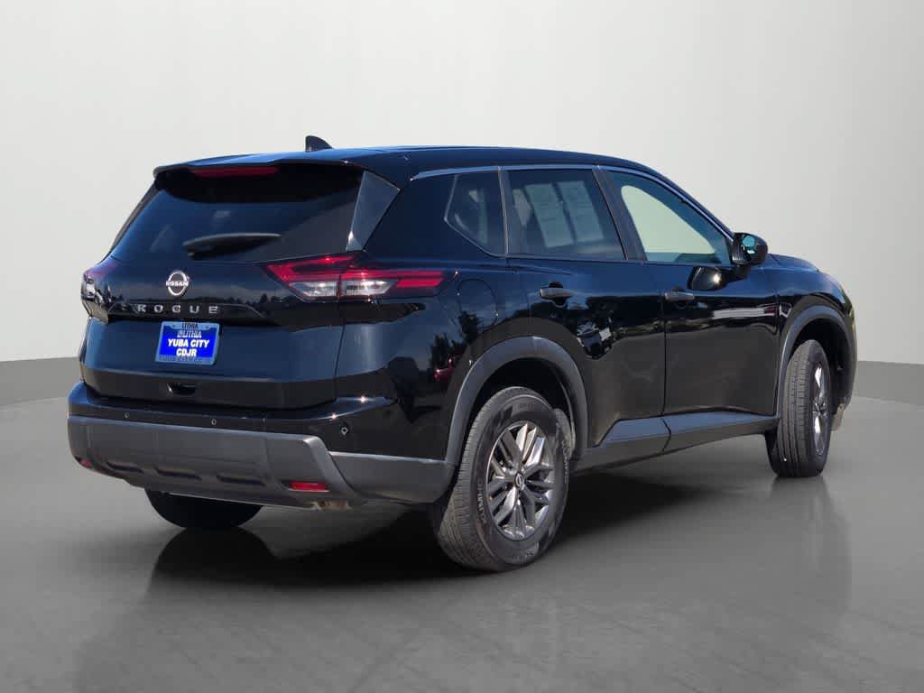 Used 2024 Nissan Rogue S FWD image 6