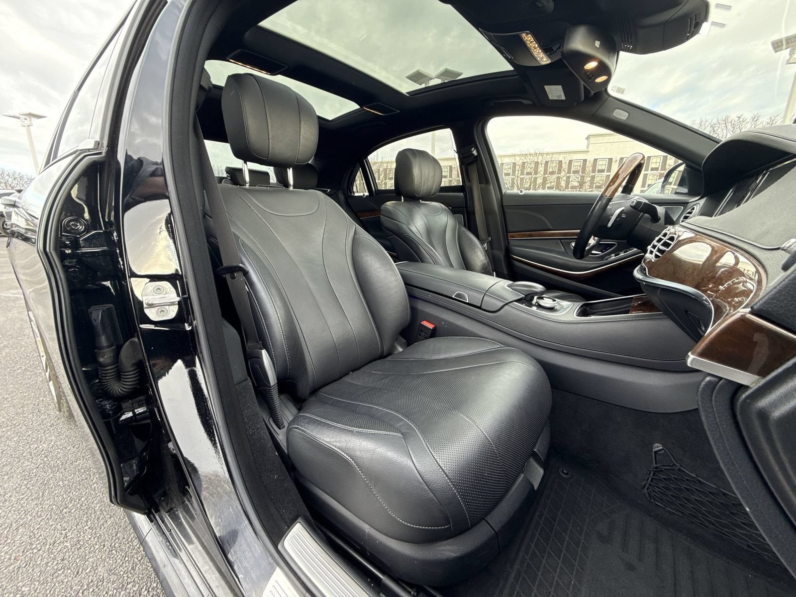 Used 2014 Mercedes-Benz S 550 Sedan image 25