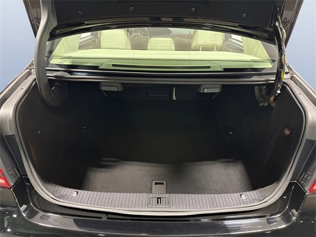 Used 2014 Mercedes-Benz E 350 4MATIC Sedan image 11