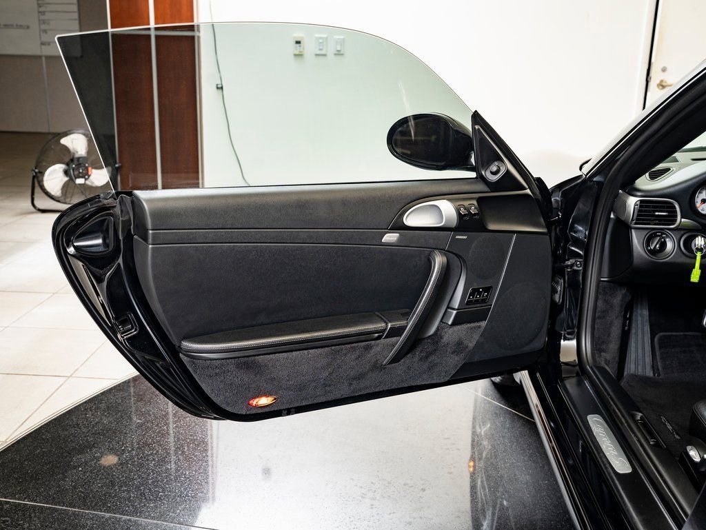 Used 2009 Porsche 911 Carrera S RWD image 28