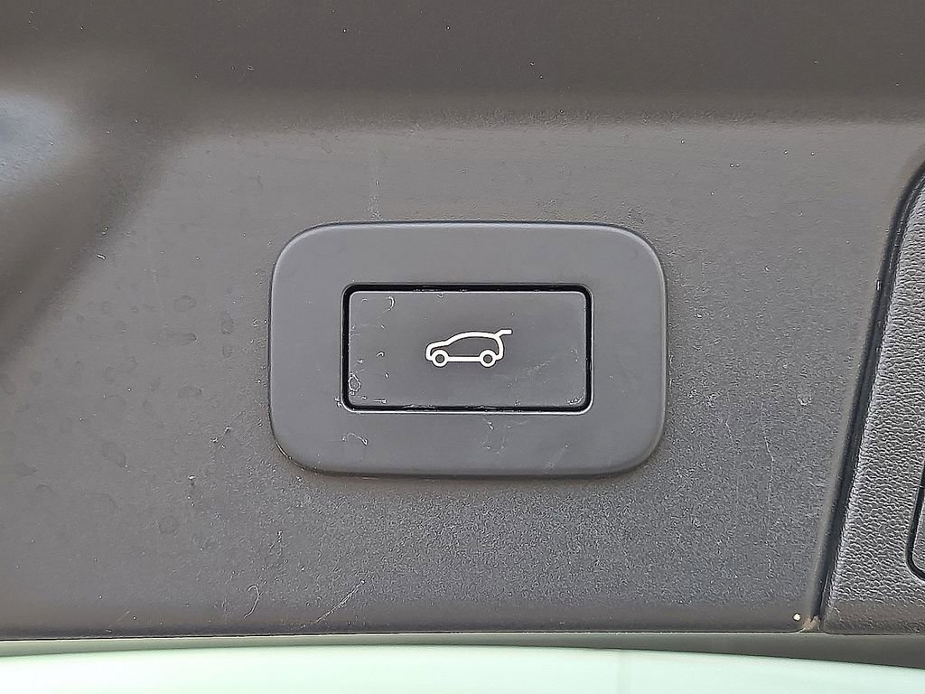 Used 2024 Land Rover Range Rover Velar S image 15