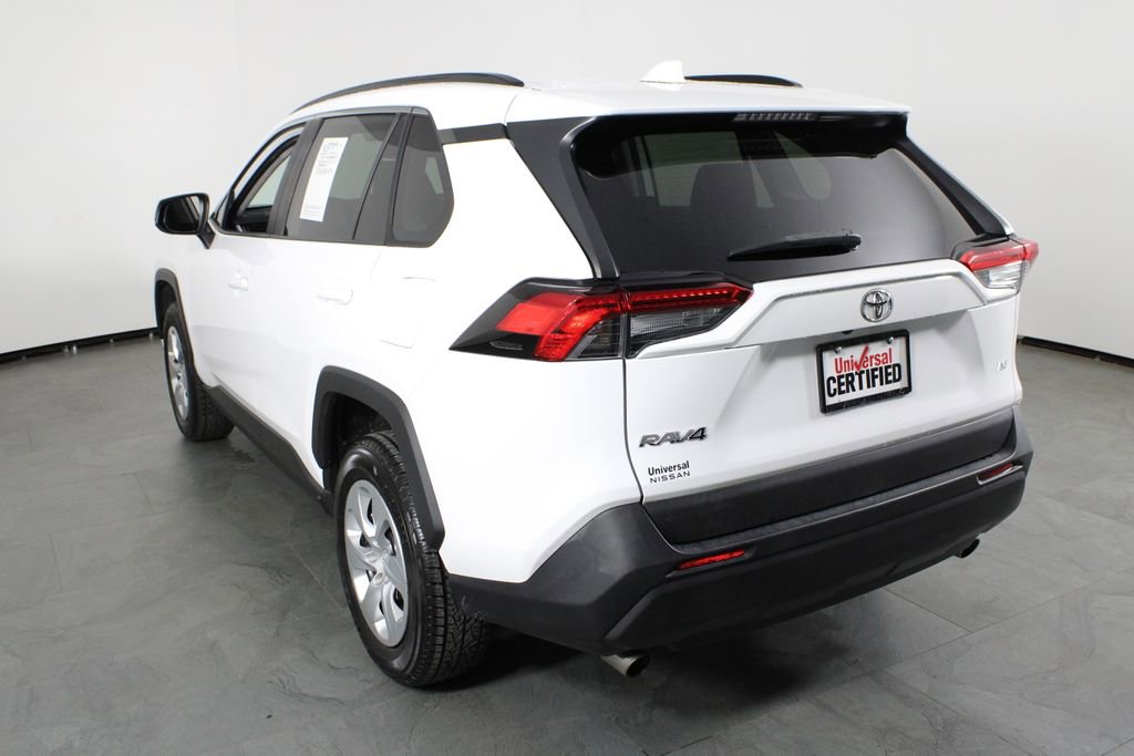 Used 2020 Toyota RAV4 LE image 3