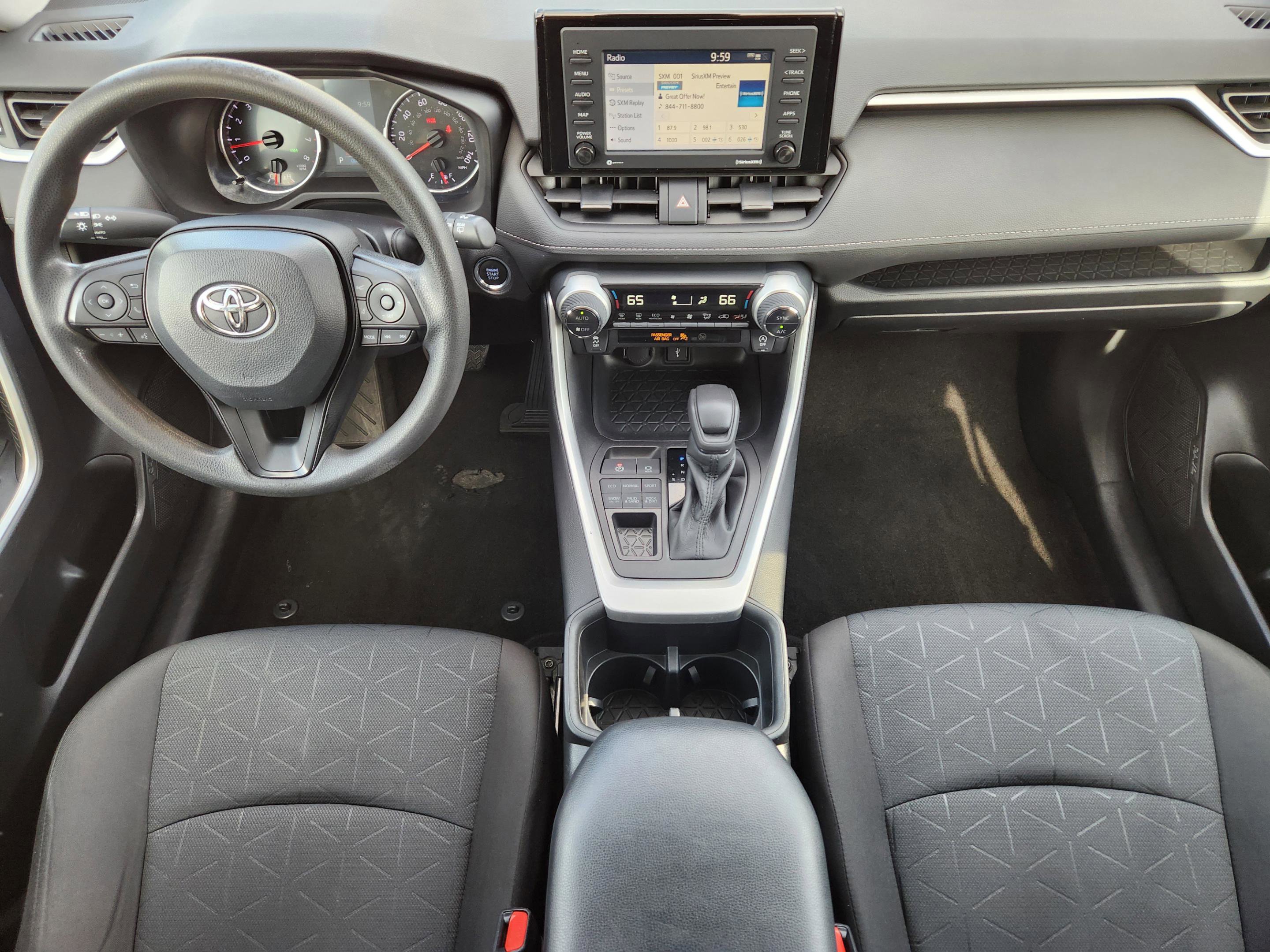 Used 2022 Toyota RAV4 XLE AWD/4WD image 26