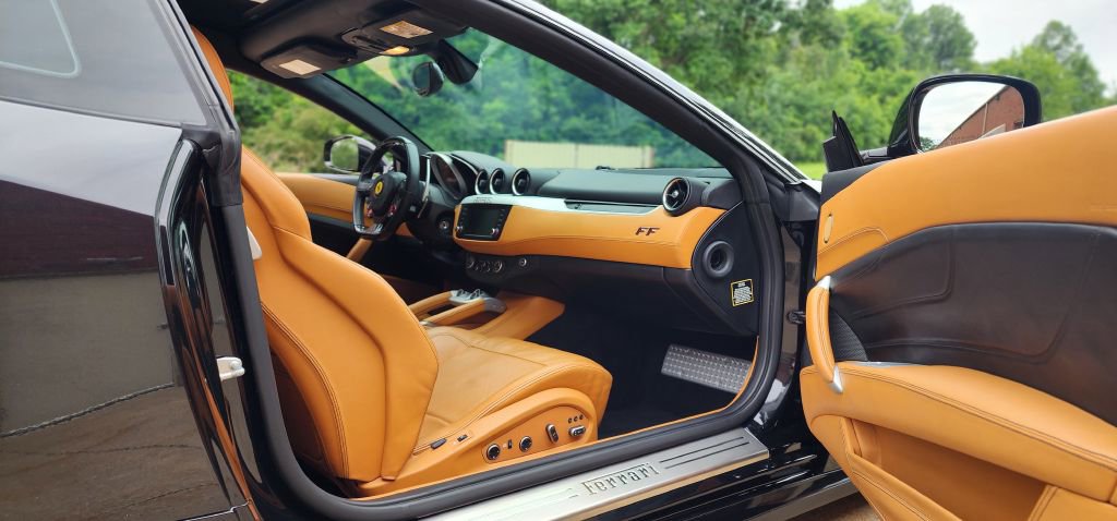 Used 2016 Ferrari FF image 7