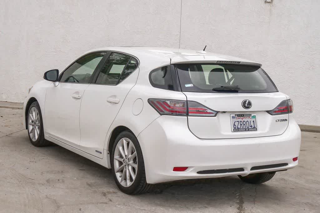Used 2013 Lexus CT 200h w/ Premium Pkg w/Navigation FWD image 7