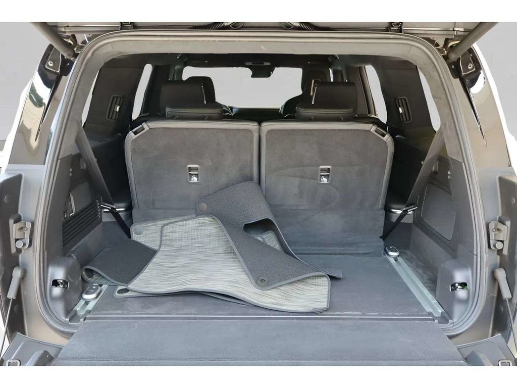 Used 2024 Rivian R1S Adventure AWD/4WD image 17