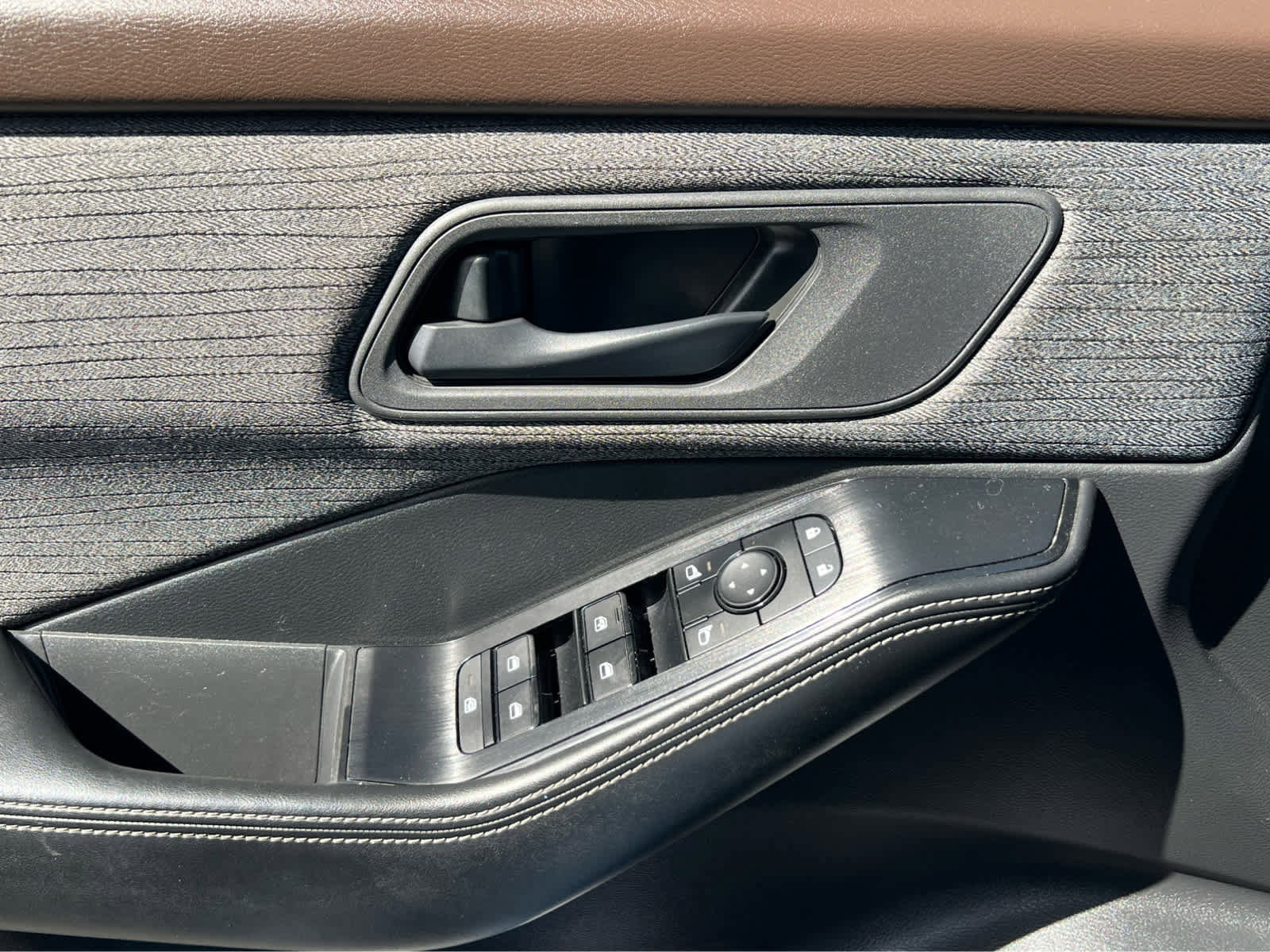 Used 2021 Nissan Rogue S image 29