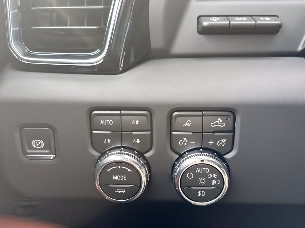 New 2026 GMC Sierra 2500 Denali Ultimate AWD/4WD image 38