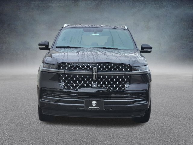 New 2026 Lincoln Navigator L Black Label AWD/4WD image 2
