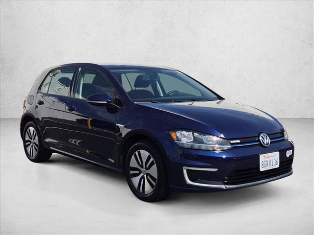 Used 2018 Volkswagen e-Golf SE w/ DC Fast Charging Package FWD image 3