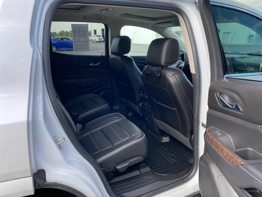 Used 2021 GMC Acadia Denali w/ Denali Ultimate Package AWD/4WD image 15