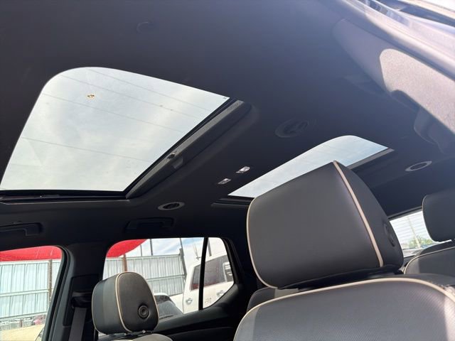 Used 2023 Chevrolet Traverse Premier w/ Redline Edition FWD image 12