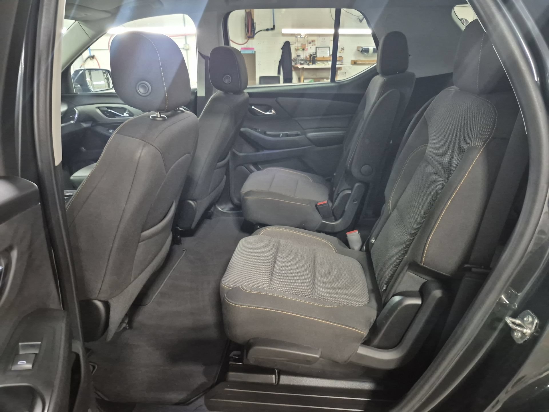 Certified 2021 Chevrolet Traverse LT FWD image 25