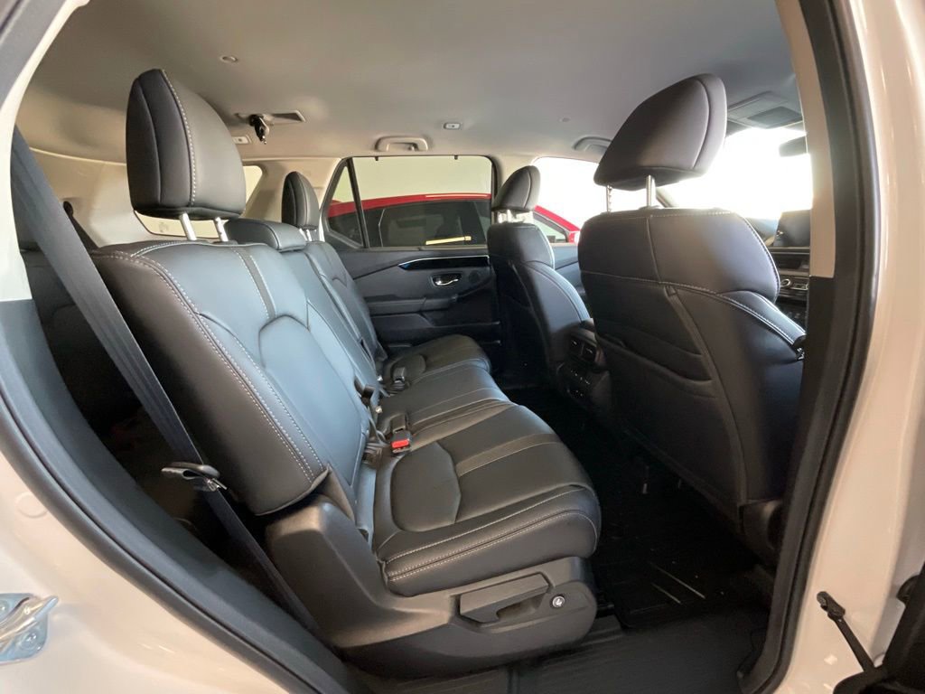 Used 2025 Honda Pilot EX-L image 21