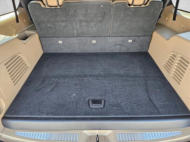 Used 2018 Cadillac Escalade ESV Platinum AWD/4WD image 6