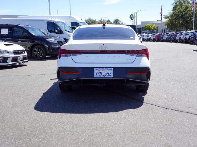 Used 2025 Hyundai Elantra Limited w/ Cargo Package FWD image 7