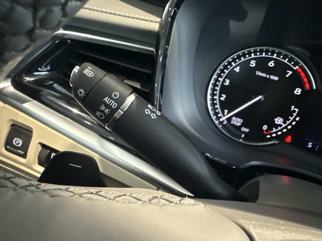 Certified 2024 Cadillac XT6 Premium Luxury w/ LPO, Floor Liner Package AWD/4WD image 40