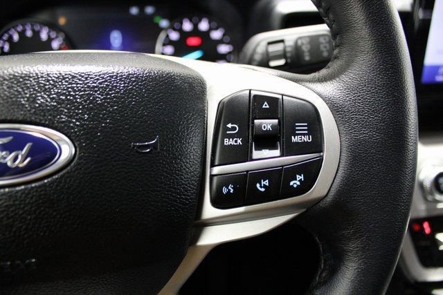 Used 2023 Ford Explorer XLT image 7