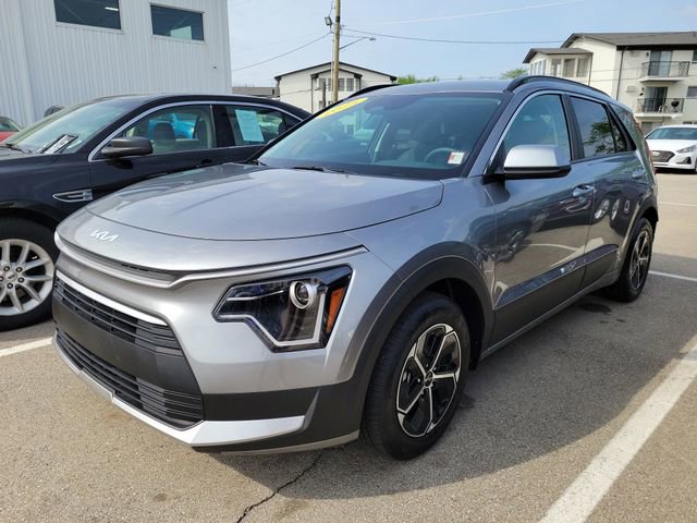 Used 2025 Kia Niro LX image 4