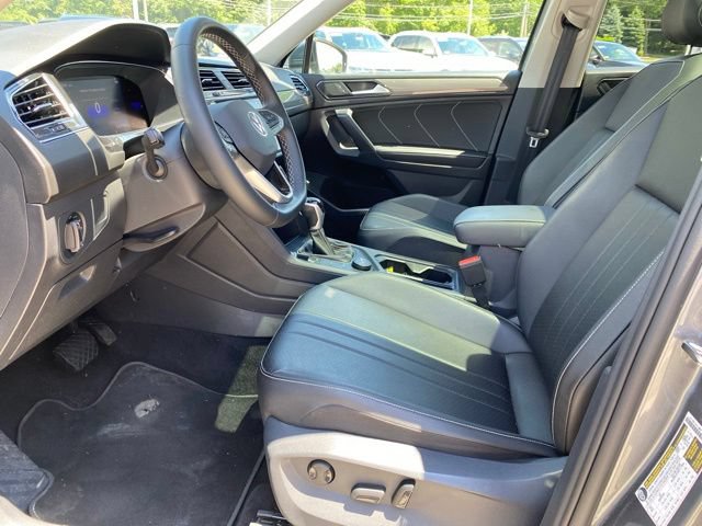 Certified 2023 Volkswagen Tiguan SE w/ Panoramic Sunroof Package AWD/4WD image 24