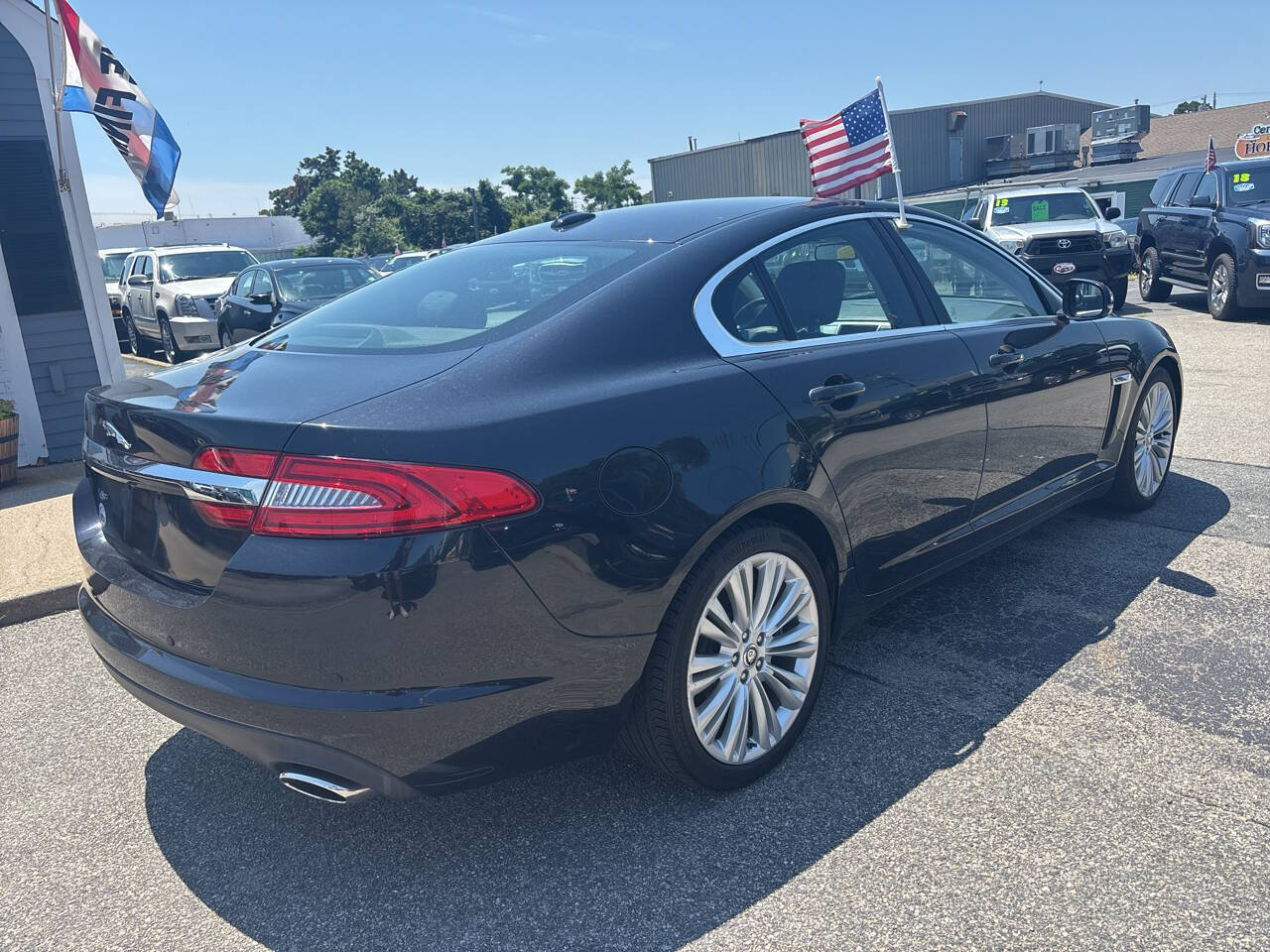 Used 2012 Jaguar XF Portfolio RWD image 10