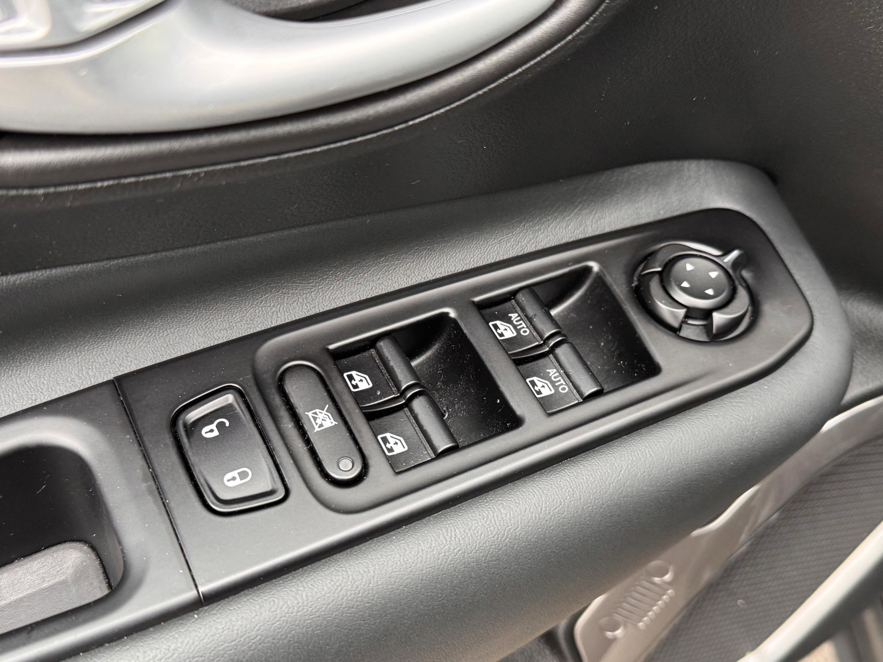 Used 2023 Jeep Renegade Limited image 10