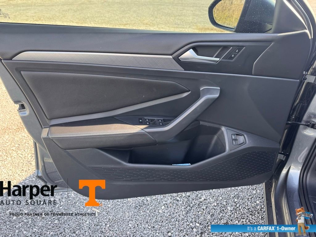 Used 2023 Volkswagen Jetta SE w/ Panoramic Sunroof Package image 20