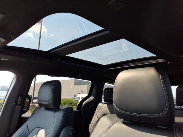 New 2026 Chrysler Pacifica Select AWD/4WD image 17