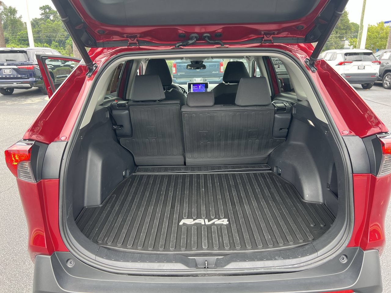 Used 2023 Toyota RAV4 XLE w/ Convenience Package FWD image 35