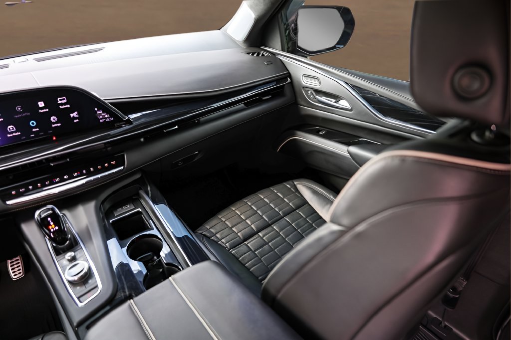 Certified 2024 Cadillac Escalade V AWD/4WD image 29