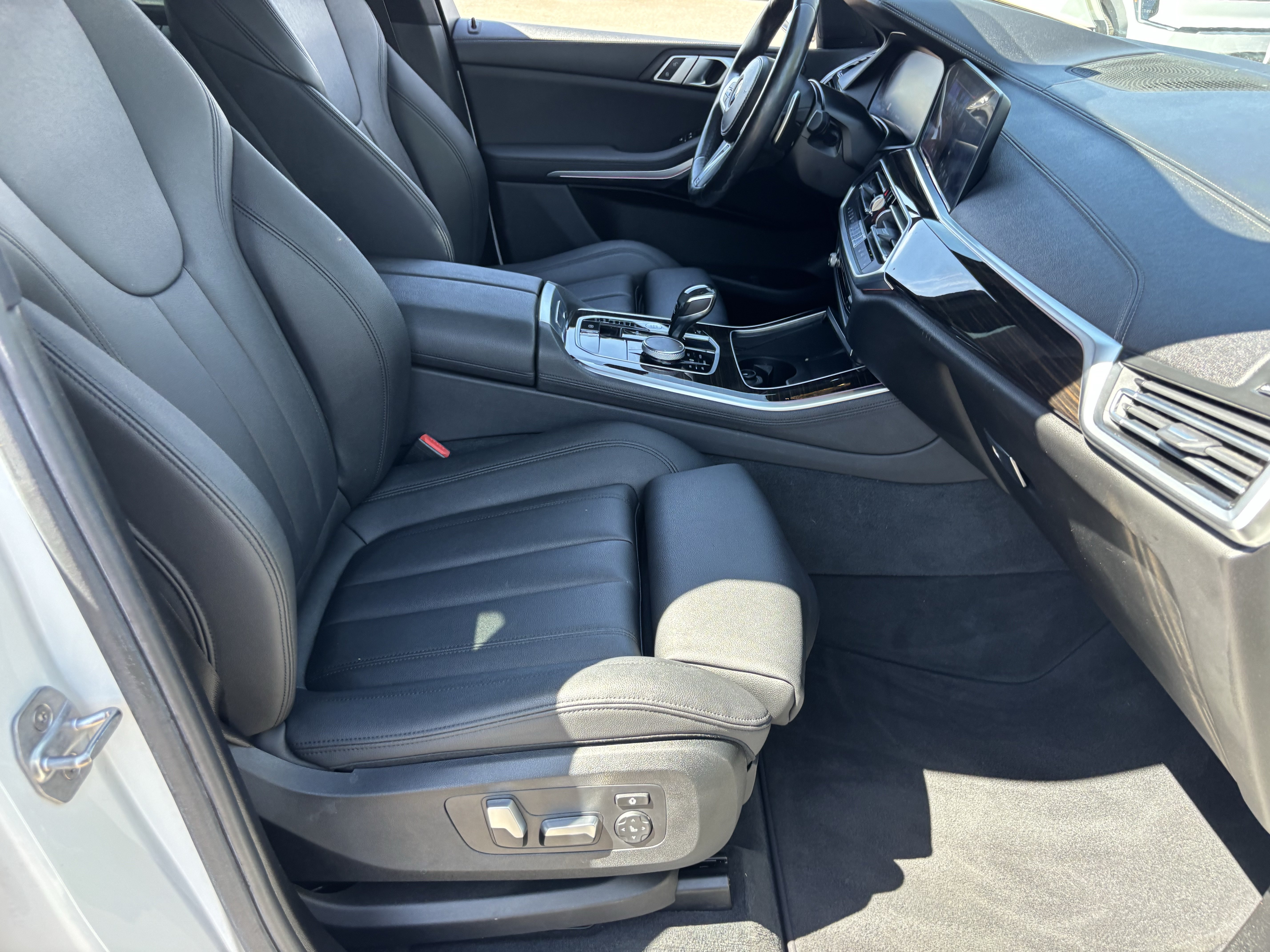 Used 2019 BMW X5 xDrive40i w/ Convenience Package AWD/4WD image 9