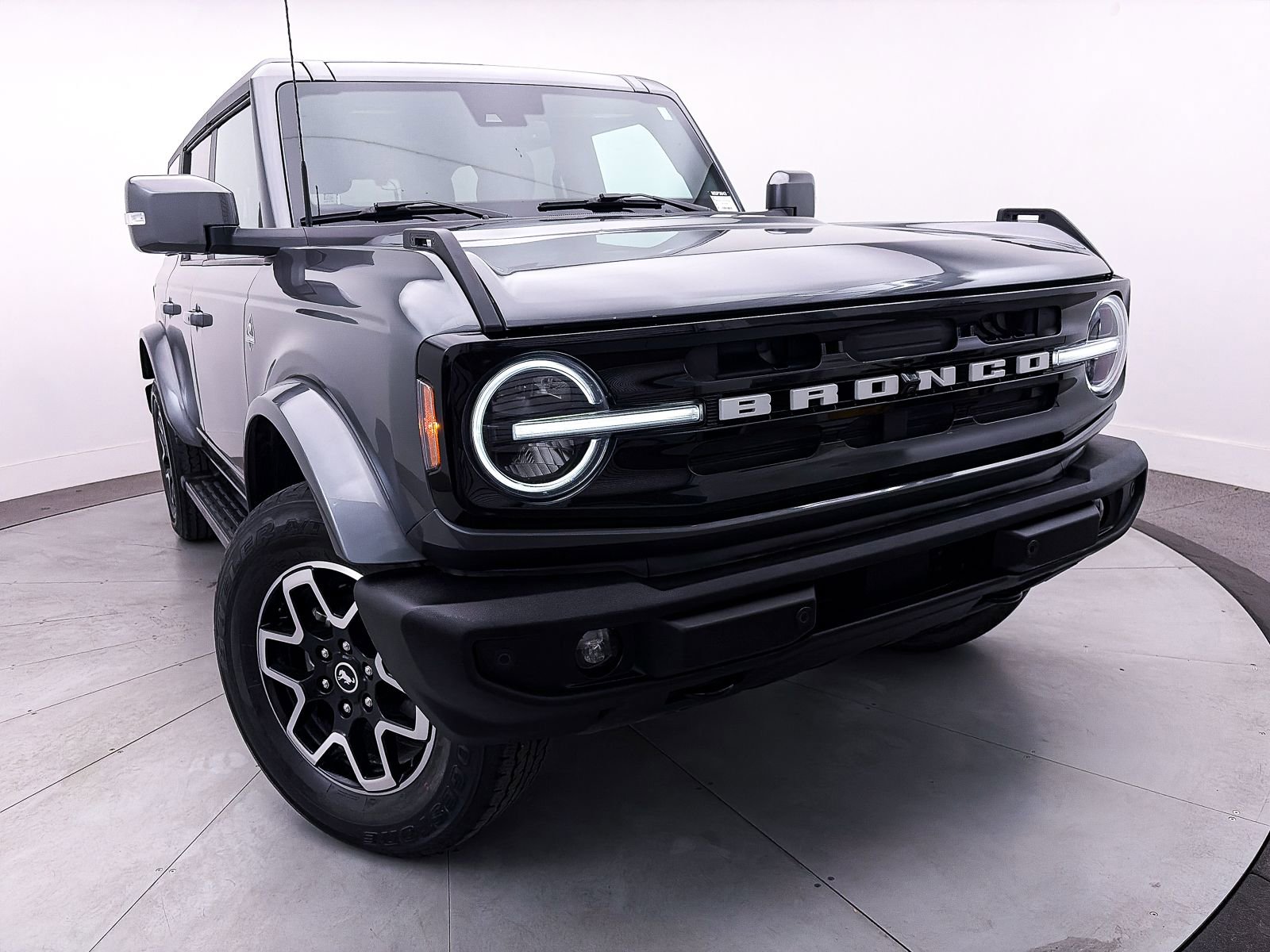 Used 2023 Ford Bronco Outer Banks image 7