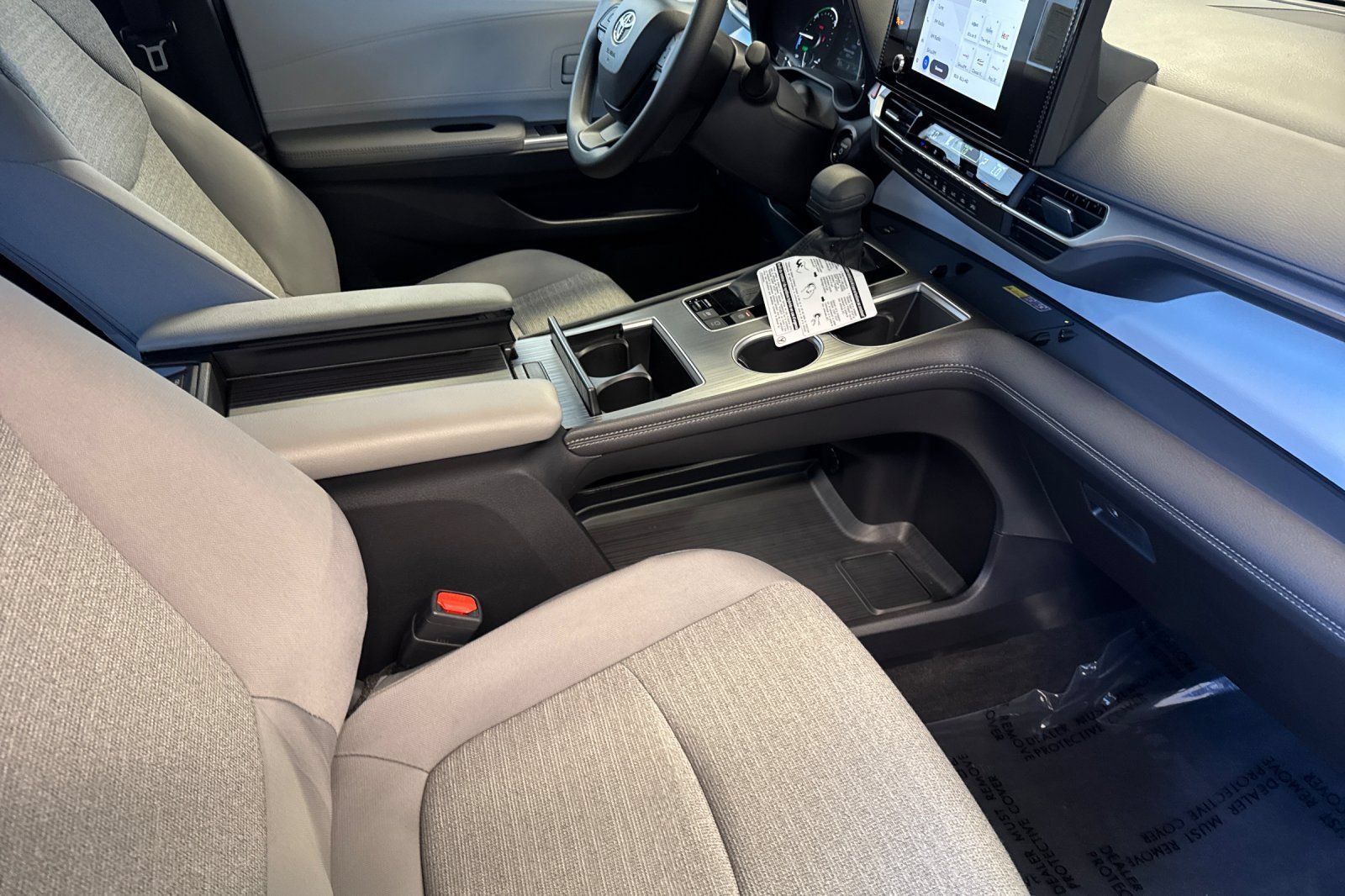 Certified 2026 Toyota Sienna LE FWD image 15