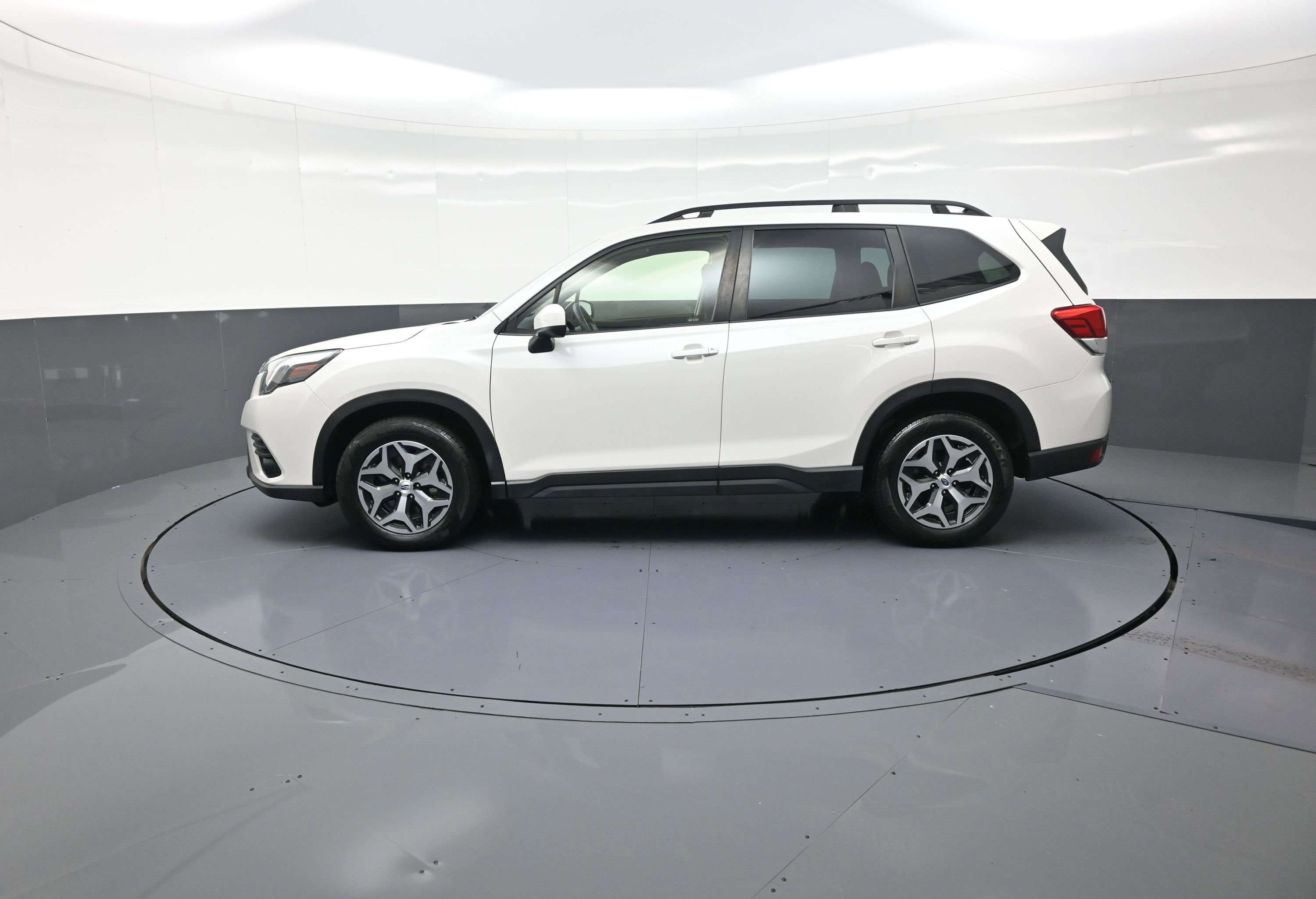 Used 2023 Subaru Forester Premium image 6